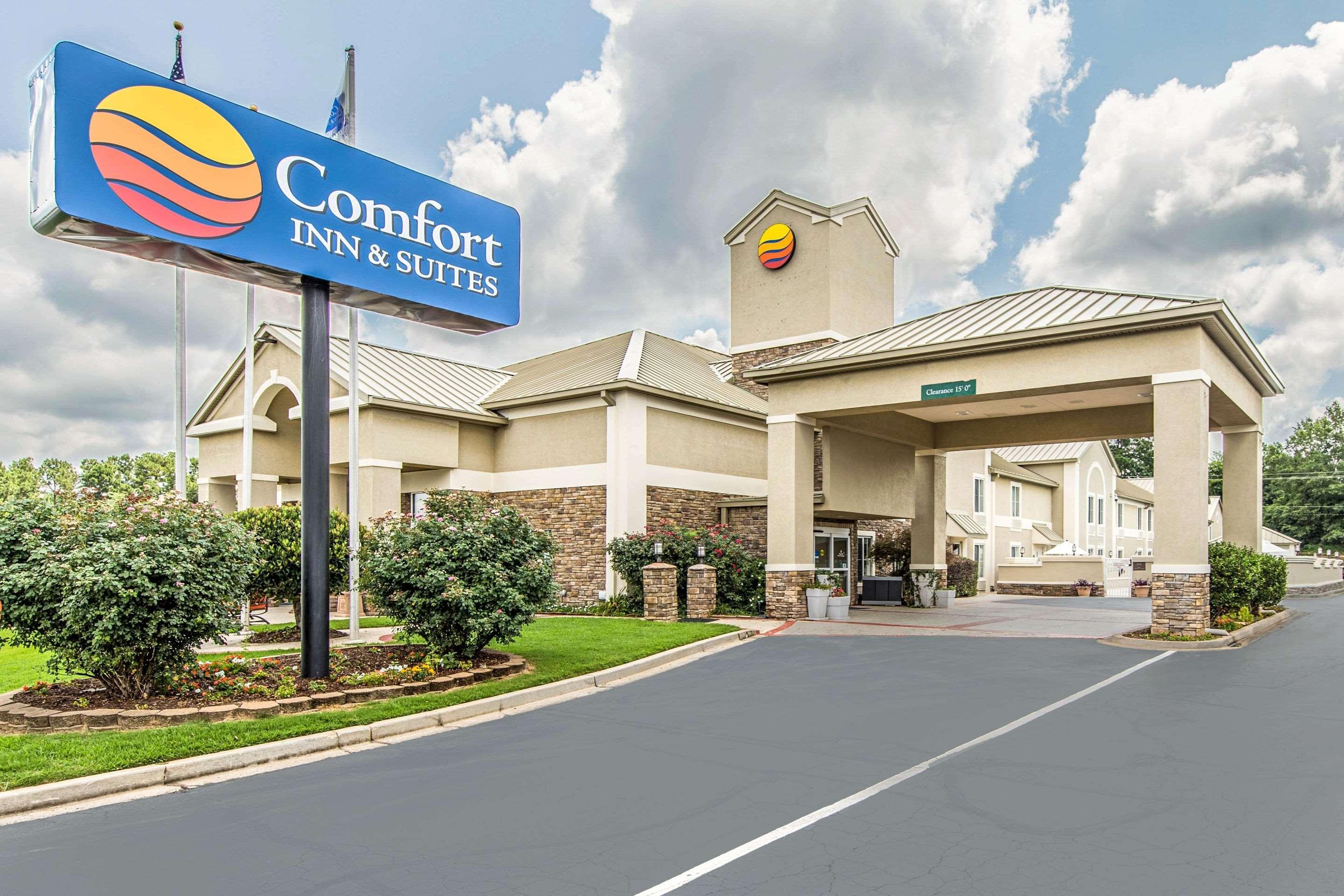 Comfort Inn & Suites Greenwood Near University Экстерьер фото