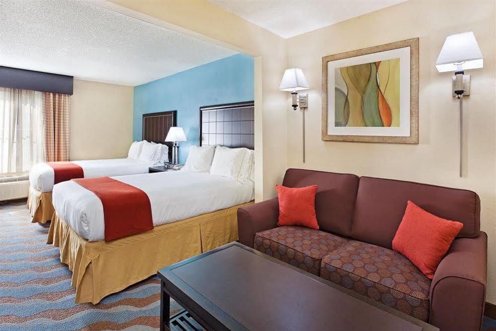 Comfort Inn & Suites Greenwood Near University Экстерьер фото